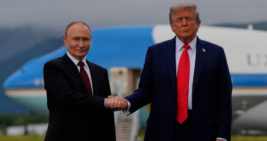 川普（右）和普丁會面。（圖／達志／美聯社）