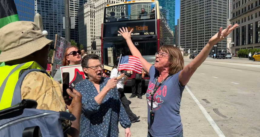 美國各地在勞動節（法定每年九月的第一個星期一）當天舉行數百場名為「工人高於億萬富翁」的抗議集會。（圖／達志／美聯社）