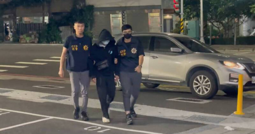 詐騙集團在普發現金期間實施詐騙，導致被害人損失上百萬元，2嫌在桃園和台北落網。（圖／翻攝畫面）