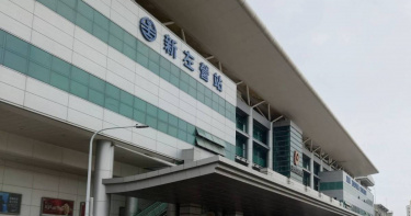 高鐵新左營站男廁遭裝針孔攝影機，涉案高鐵員工已遭解僱。（圖／報系資料照）