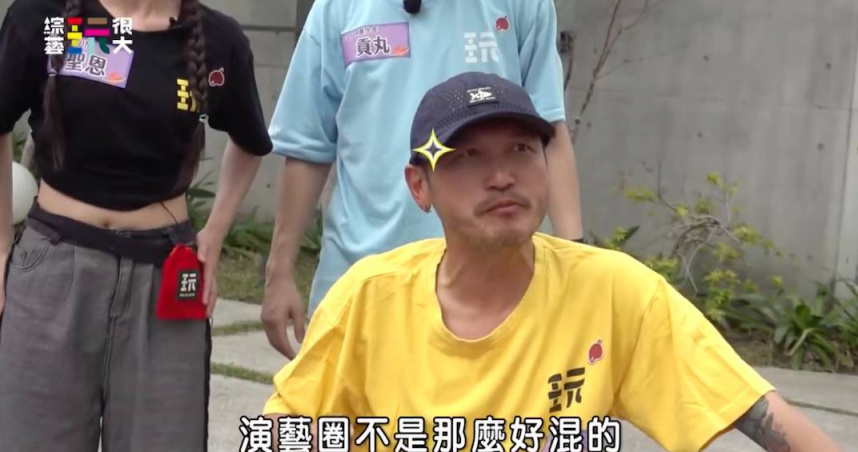 KID拚老命吃到快吐！　滿臉食物慘遭丫頭嫌棄「好噁心」