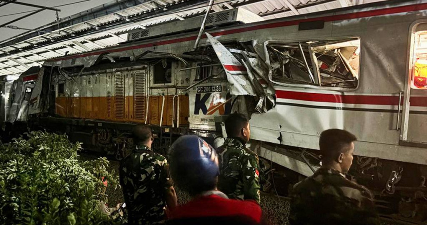 印尼發生火車追撞事故。（圖／達志／美聯社）