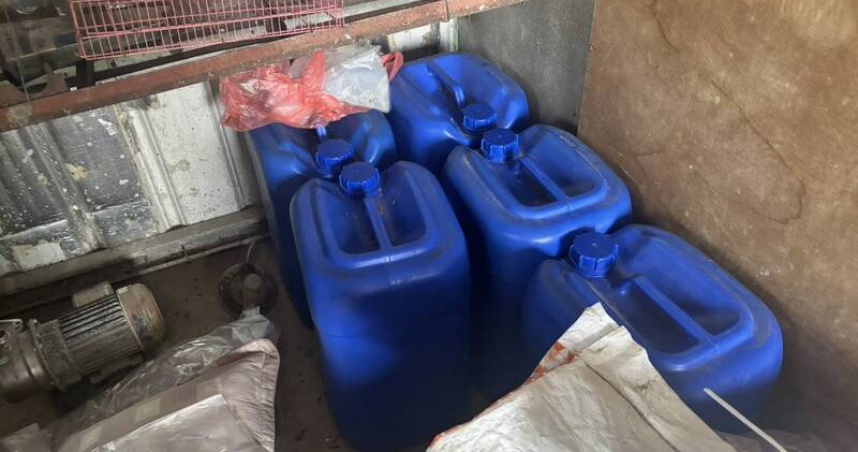 毒咖啡包工廠藏屏東鐵皮屋！中警飛象過河抄5千萬毒品　3製毒師遭起訴