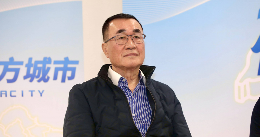 李四川競辦表示，請蘇巧慧別再玩兩面手法，不要再與側翼站在一起，立刻停止負面攻擊的手段，還給新北市民乾淨、理性且回歸市政論述的選舉環境。（圖／方萬民攝）