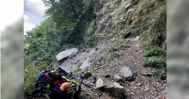 女大生參加登山隊活動 失足墜落魂斷山谷