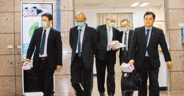 逆時中「喊卡」!醫材自費額新制 暫緩實施