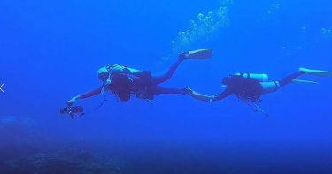 小琉球潛水女同伴「失蹤」? 她突浮出水面:海膽太可愛