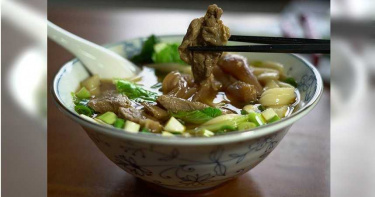 無端陷風波已商譽受損 皇家牛肉麵:只想把食安做好、每碗麵煮好