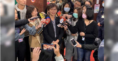蔡宜芳爆哭坦承戀情 蔡壁如:「保母太盡責」