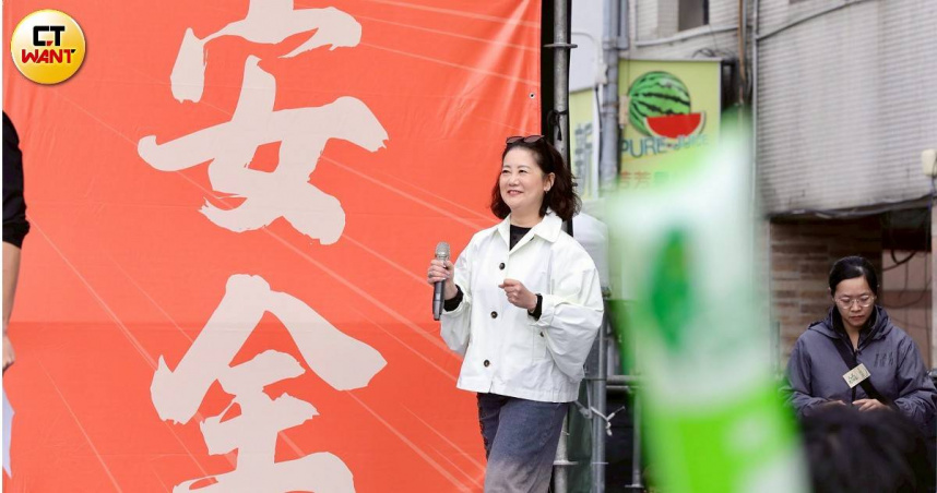 面對罷免連署進入第二階段，吳思瑤強調，過去12次獲評為台北市最佳立委，呼籲民眾堅定挺好立委。（圖／黃耀徵攝）