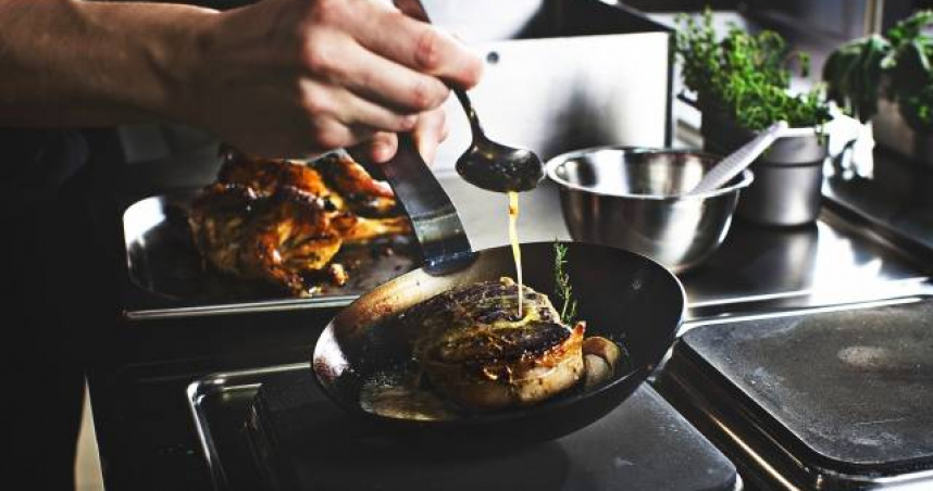 餐飲業嚴重缺工，最熱門的連鎖餐飲排行出爐。（示意圖／翻攝自photoAC）