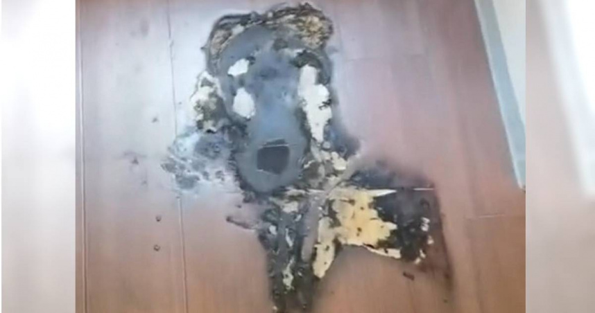 一名大陸網友透露，上月他在日本遊玩時，怎料行動電源卻突然起火，直接燒毀民宿地板，害得他要賠償台幣3萬多元，而罪魁禍首就是近日被召回的羅馬仕行動電源。（圖／翻攝自極目新聞）