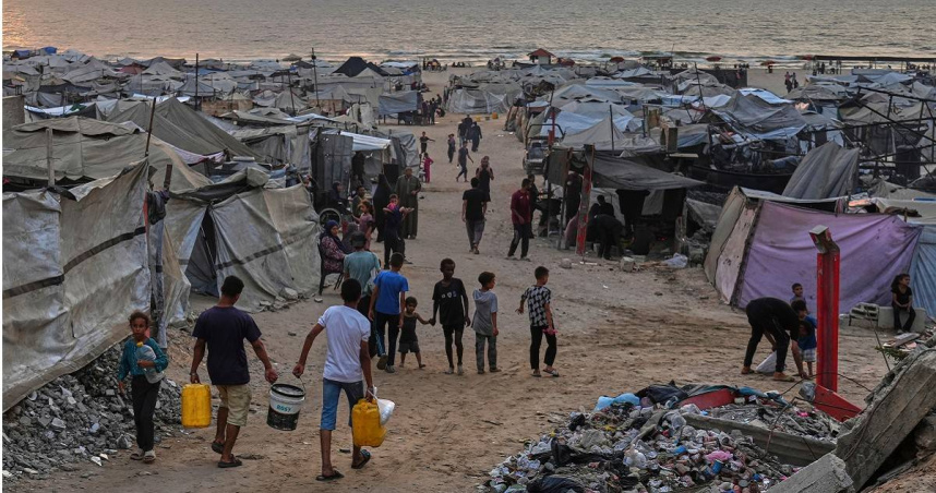 以巴戰爭持續已久，日前四名記者在以色列對加薩城希法醫院附近的襲擊中遇難。（圖／達志／美聯社）