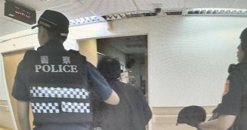 警方到醫院逮涉嫌施用毒品的郭姓男子。（圖／翻攝照片）