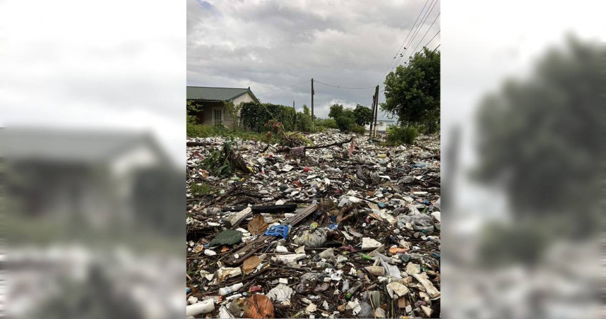 花蓮光復鄉泥水退去後迎來的是滿地的垃圾、雜物。（圖／翻攝花蓮同鄉會）