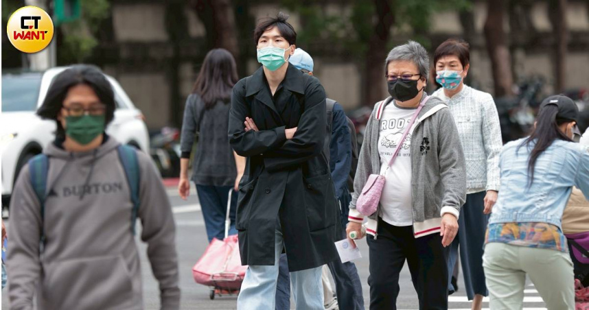 本周六（13日）起將有入冬後最強冷空氣南下，預計周日（14日）至下周一（15）清晨降至最低溫。（圖／黃耀徵攝）