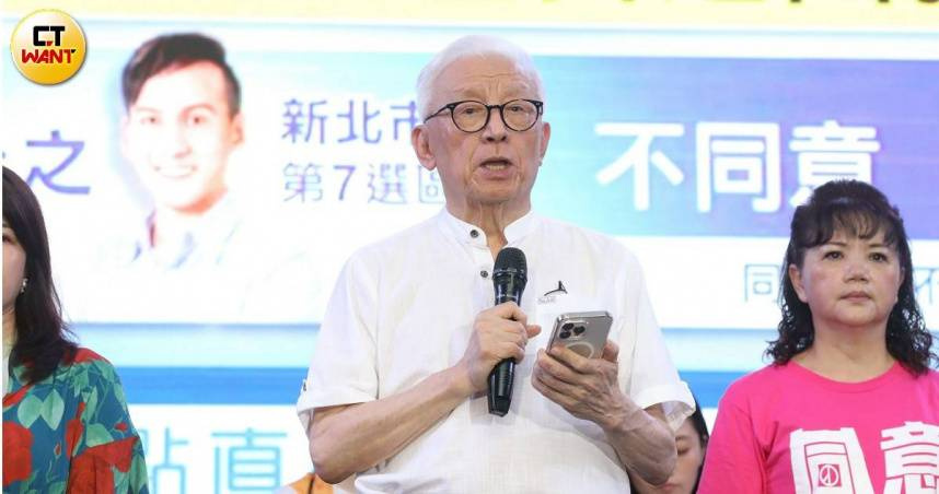 台北地檢署29日偵結，聯電創辦人曹興誠不雅照幾乎無深偽情形。（圖／劉耿豪攝）