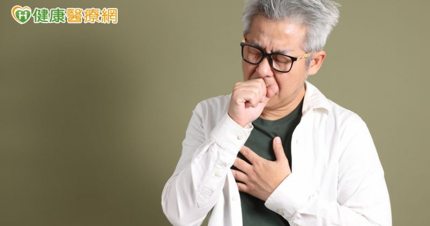 慢性咳嗽合併發燒盜汗需警惕　肺結核傳染風險不容忽視