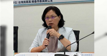 丁怡銘接種AZ疫苗 賴香伶怒批:他對防疫有何貢獻?