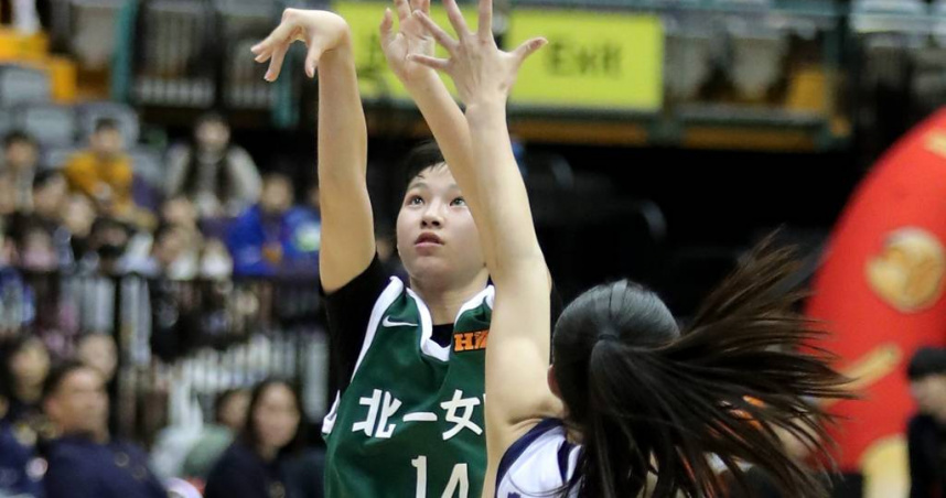 北一女中彭郁榛（左）努力做出貢獻。（圖／中國時報黃世麒攝）