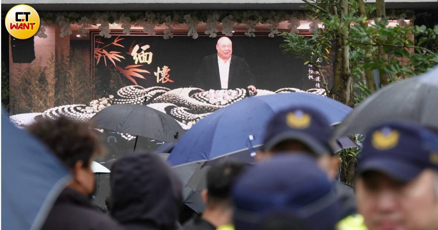 針對媒體報導下任幫主將由青堂堂主高世川接任一事，竹聯幫22日晚間發聲表示，「違背么哥意願」。（圖／劉耿豪攝）