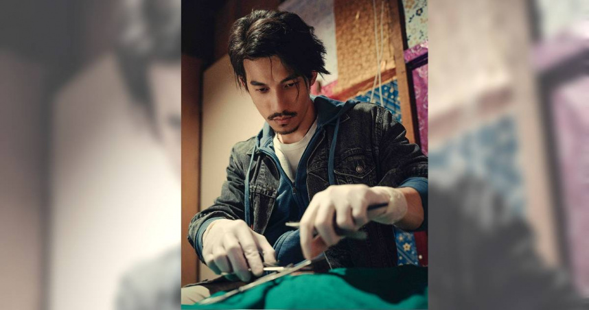 連炳發在《化外之醫》裡飾演「范文寧」。（圖／Hami Video提供）