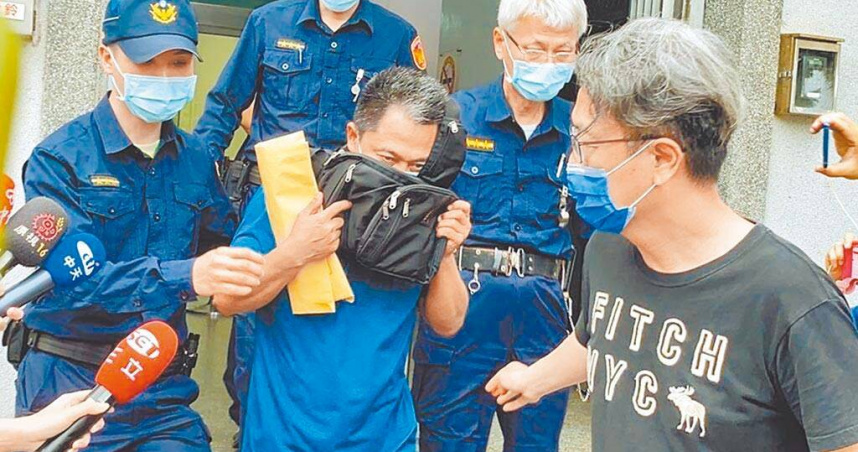 0402台鐵太魯閣號事故二審，花蓮高分院3月底第2次審理開庭，律師及被害家屬主張承包商李義祥（左二）應有肇事逃逸罪嫌及間接故意殺人罪嫌，請求法院重判。（圖／報系資料照）