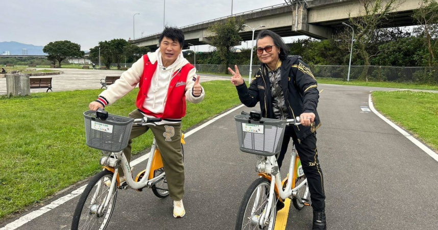 胡瓜、沈文程在河濱騎車敘舊。（圖／下面一位提供）