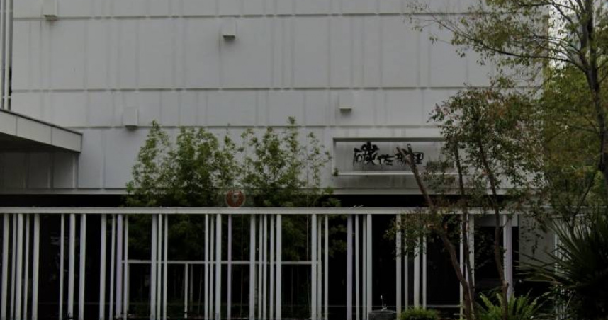 高雄知名燒肉店「碳佐麻里」高美店近日疑似爆發集體食物中毒事件。（圖／翻攝自Google map）