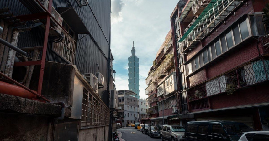 住公寓沒管理員還要爬樓梯 他喊「整個廢到笑」 網曝3優勢：大樓比不上。（封面示意圖／取自Pexels）