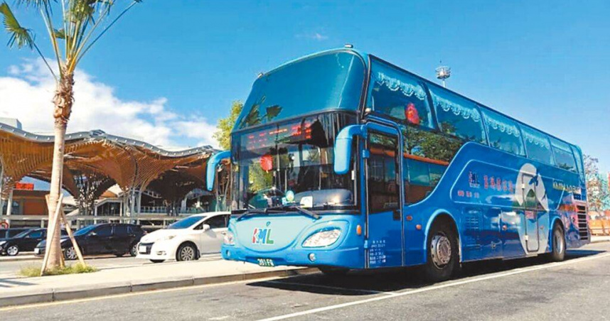 原本經營台北往返花蓮的客運路線「北花線」3家業者，今年初因運量低不繼續營運，3月由葛瑪蘭客運接手，原預計6月1日開通「1918」假日路線，近日卻因蘇花公路部分路段屢因大雨中斷暫緩。（圖／葛瑪蘭客運提供）