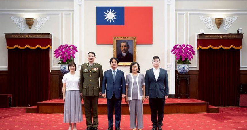 賴清德總統今（28）日主持6月份將官晉任授階典禮，期許晉任將官將「務實」態度帶進組織和部隊，並以「減法思維」改革國軍。（圖／取自總統府網站）