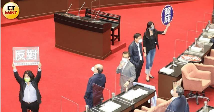 行政院發言人李慧芝表示，為達立院刪減要求，主計總處已無其他選項，只能調減地方補助款，呼籲地方政府發揮影響力，促請立委支持追加預算。（圖／侯世駿攝）