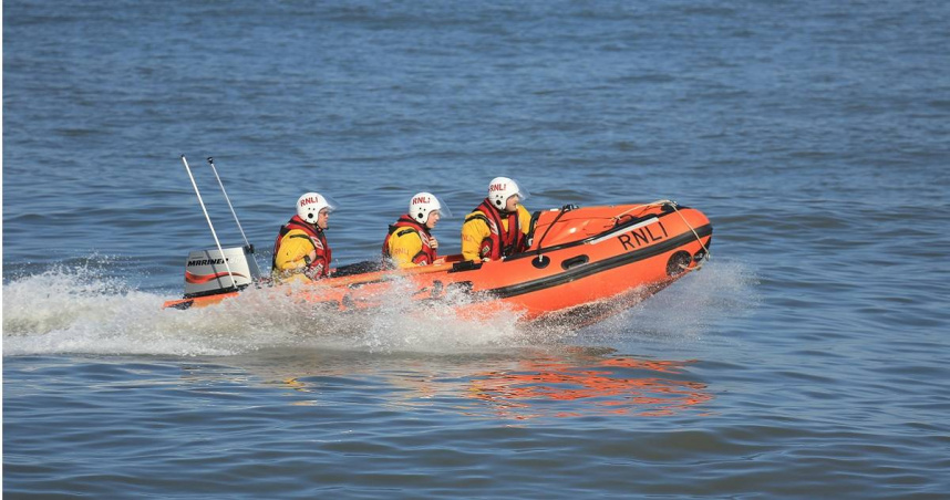 馬來西亞彭亨州百樂縣9日中午1點45分左右，1名婦女為救幼女遭急流沖走，至今仍下落不明。（示意圖／unsplash）