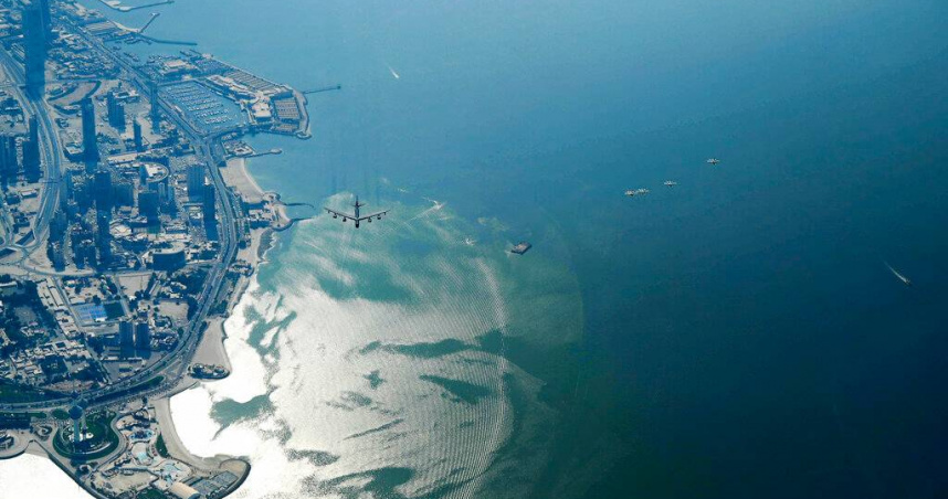 若伊朗核設施被攻擊，波斯灣沿岸阿拉伯國家恐出現環境污染。（示意圖／美聯社／達志）