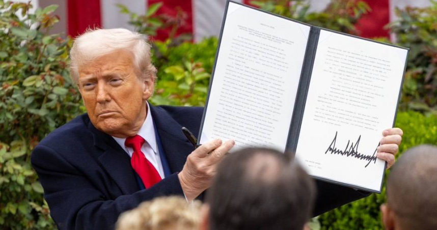 美國總統川普12日宣布對墨西哥與歐盟大幅加徵30%關稅。（圖／新華社）