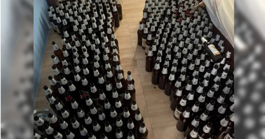 泰國一名44歲男子因離婚生活出現問題天天酗酒，日前被16歲兒子發現在房內疑似癲癇發作突然死亡。（圖／翻攝自泰網）