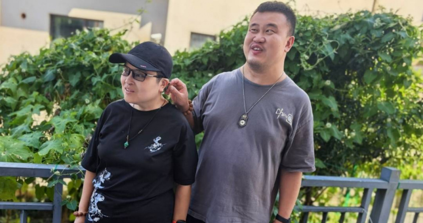 杭州有一對夫妻，雙方均有視力上的殘缺，結婚5年打破眾人的刻板印象。（圖／翻攝自杭州日報）