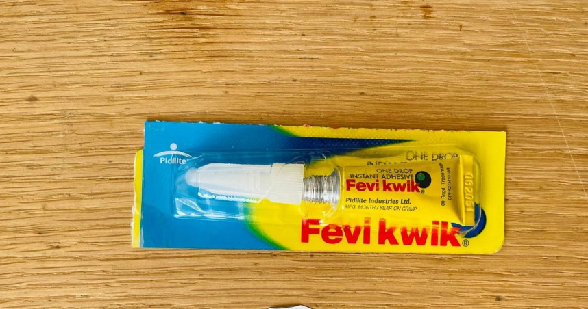 學生眼睛被塗上該款得瞬間膠。（圖／翻攝自tulsiresin）