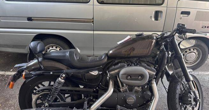 林女欠稅46萬遭催繳未積極繳納，哈雷重機遭查封恐面臨法拍。（圖／翻攝畫面）