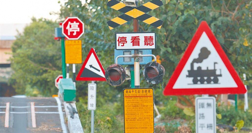 交通部公布的新制要求70歲以上民眾需更換駕照。圖為駕訓班訓練場。（圖／本報資料照片）