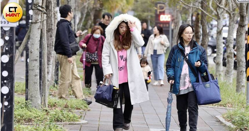 週五（2日）另一波冷氣團南下，不排除達強烈冷氣團等級。（圖／方萬民攝）