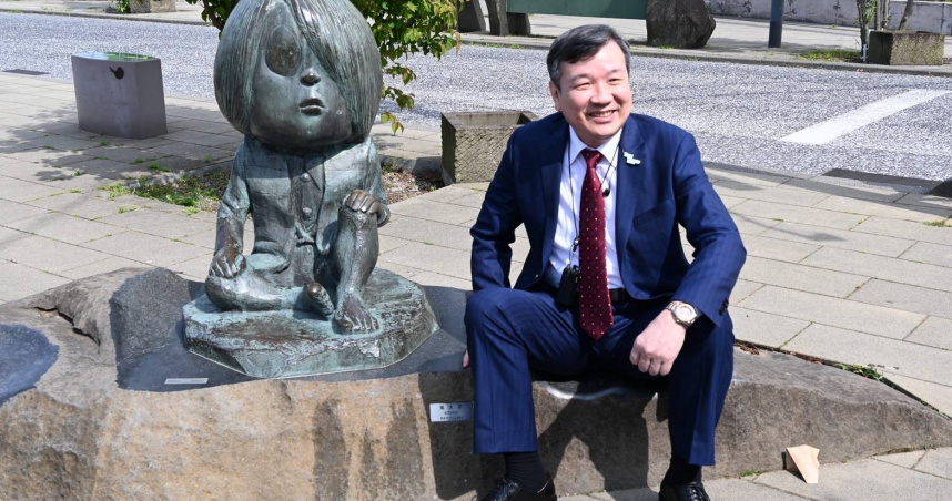 李逸洋因健康檢查出狀況返台治療，預計27日恢復上班。（圖／翻攝自臉書，李逸洋）