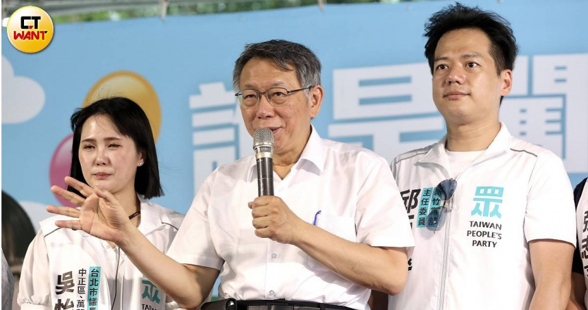 民眾黨創黨主席柯文哲（中）針對新竹市便當店疑因瓦斯外洩引發氣爆事故表達關切。（圖／方萬民攝）