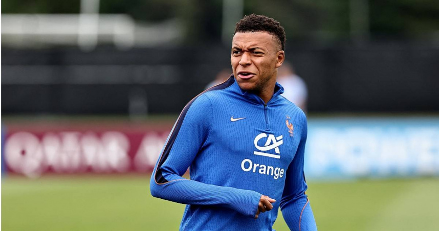 遭種族歧視言論攻擊，法國隊隊長姆巴佩（Kylian Mbappé）反擊。（圖／達志／路透社）