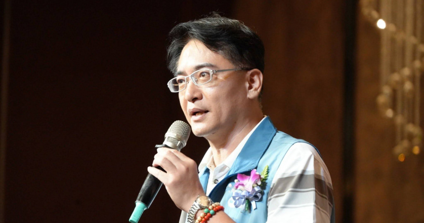 柯呈枋透露，這段時間，陸續有許多朋友、地方夥伴跟他說「彰化需要你」、「如果你願意，大家願意陪你走」。（圖／翻攝自柯呈枋臉書）