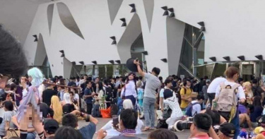 女Coser沒穿內褲當街掀裙 動漫祭設嚴格裸露標準