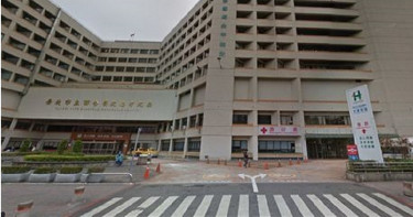 路邊發現他?男身中16刀 遭丟包醫院急診室身亡