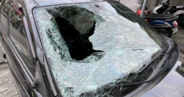 宜蘭轎車高速狂飆 單車騎士及與路人遭撞飛不治