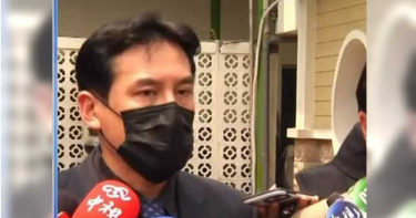 黃暐瀚抵殯儀館認屍!見亡母最後一面心碎 「呆坐停屍間外」眼眶泛淚